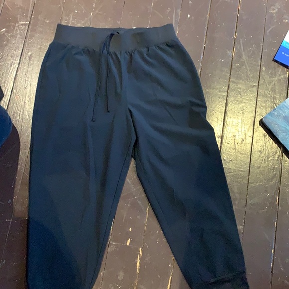 Lolë joggers - Picture 1 of 1